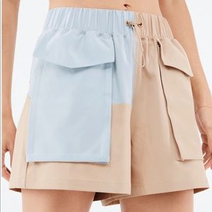 Fabletics - Anastasia Cargo Short - XXL (14-16) - Stone Blue/Desert